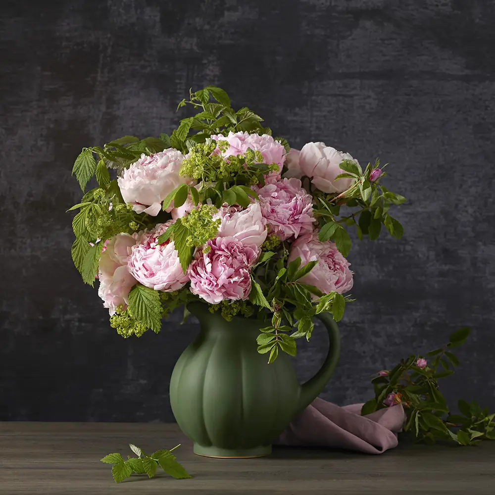 grar Klimesch Pfingstrosen rosa mit Beiwerk in Vase